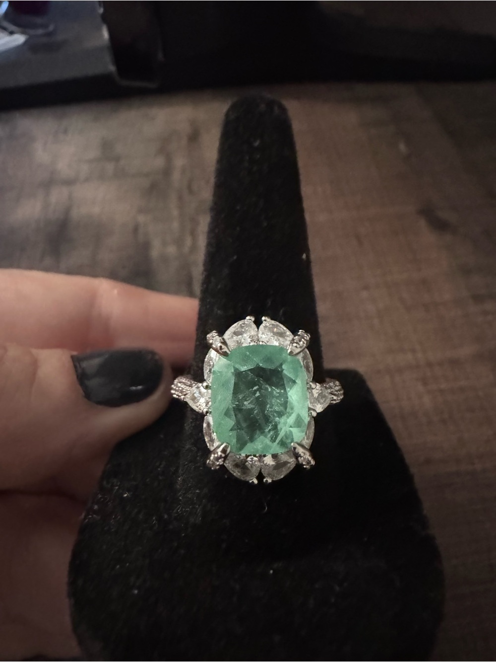💚 Bomb Party Mint Green Statement Ring – Size 8